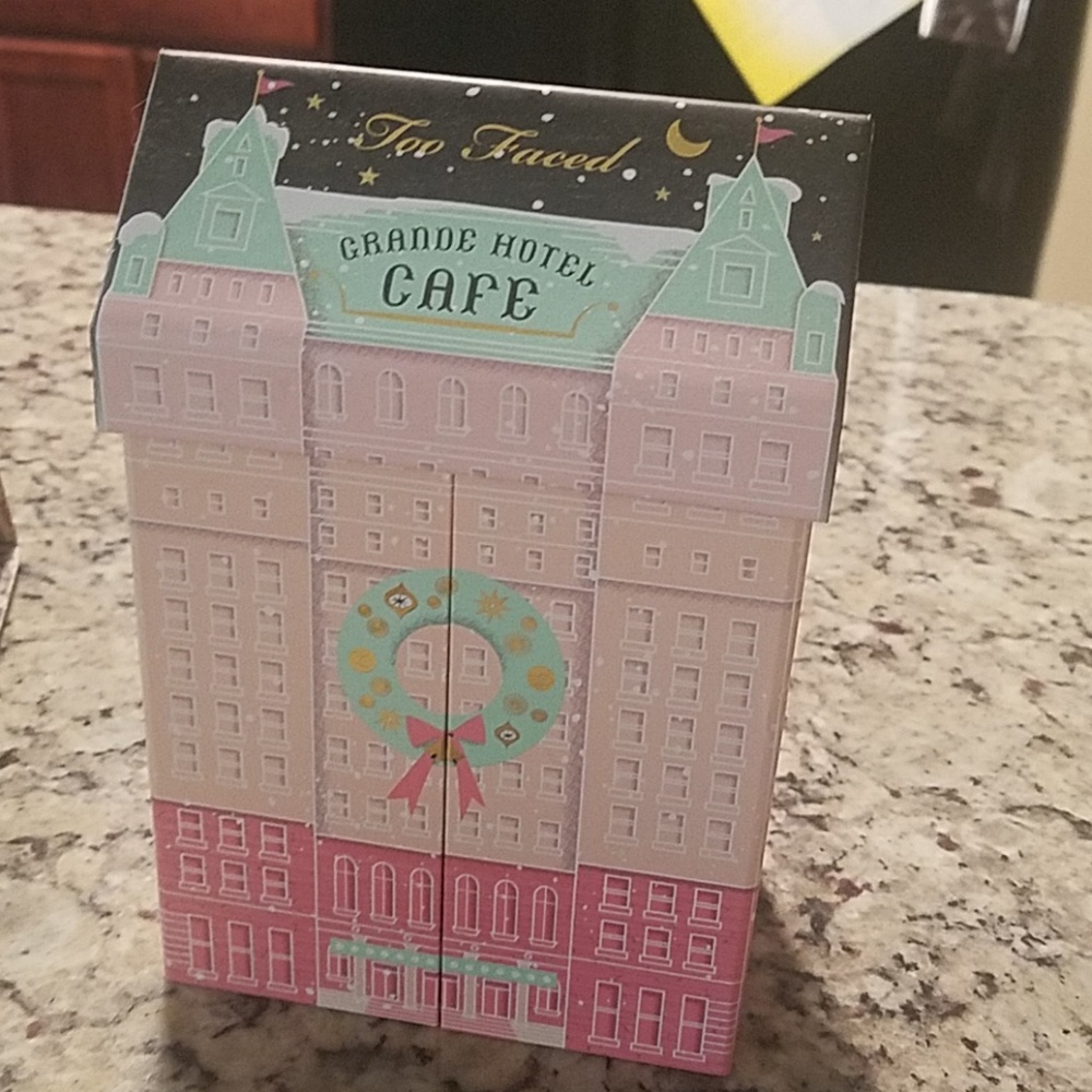 Too Faced Grand Hotel Cafe